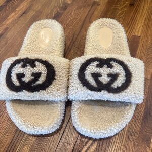 Gucci GG Logo Shearing Slides